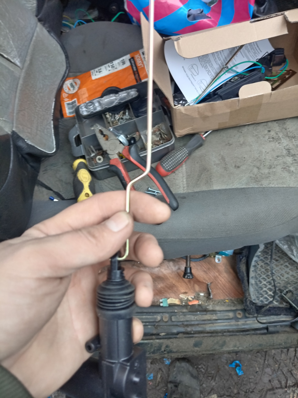 Согнул тягу для возможности последующей регулировки длины — Lada 2120 Надежда