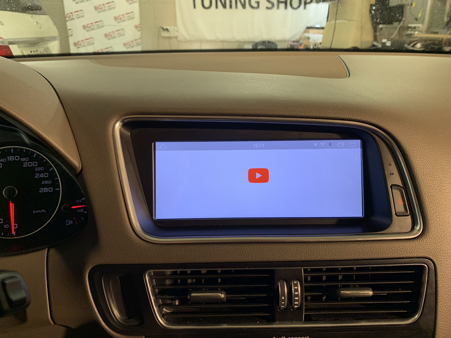 Display 8. CARPLAY на Ауди q5. Андроид на Ауди q5. Мультимедиа в Ауди а5 8т CARPLAY. Монитор 2015.