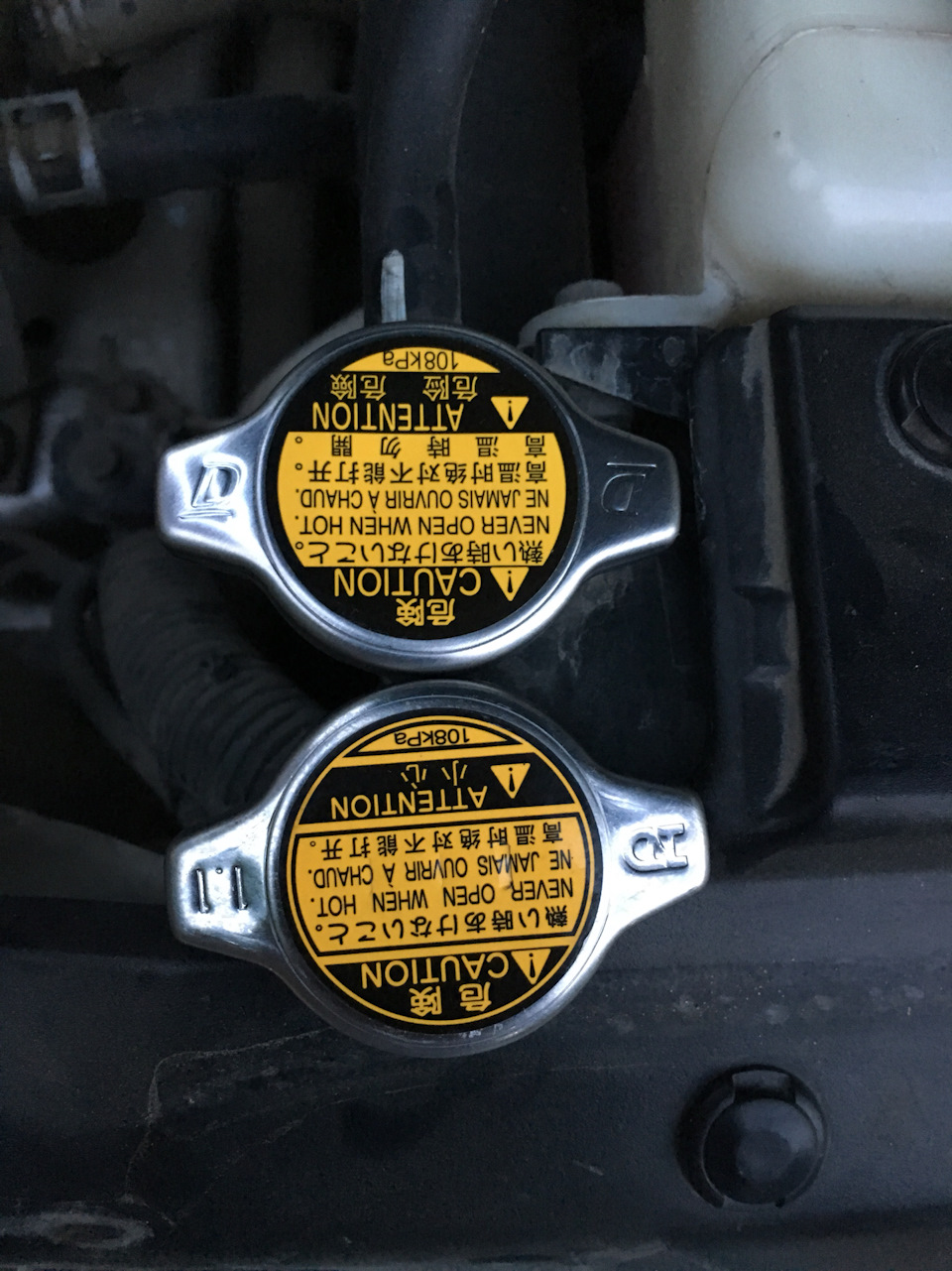 Поменял крышку радиатора — Toyota Land Cruiser Prado 120-series, 4 л ...