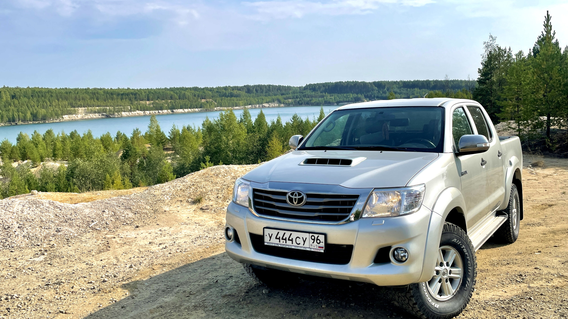 Hilux 2013 год