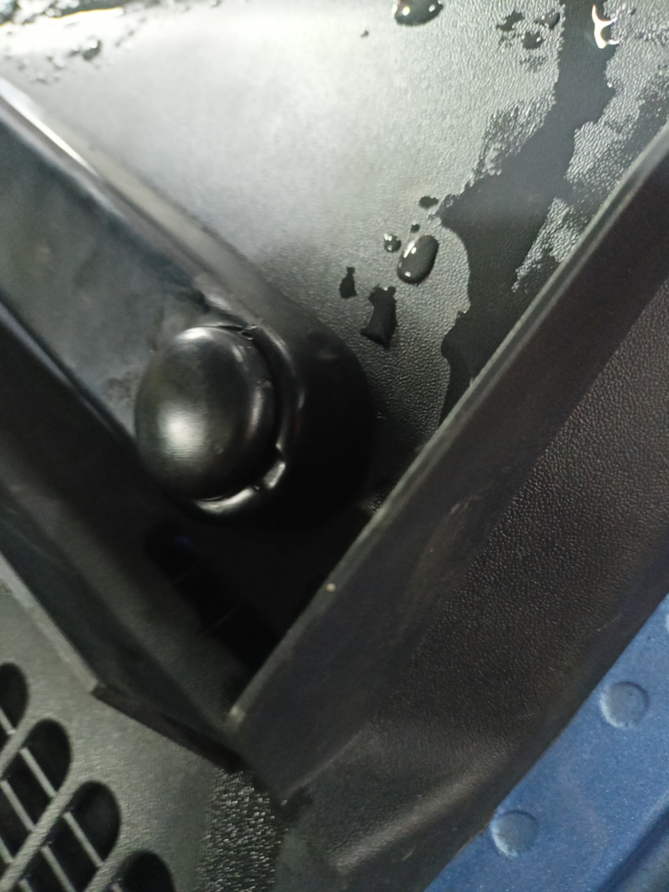 Регулировка поводков дворников — Skoda Rapid (1G), 1,6 л, 2015 года ...