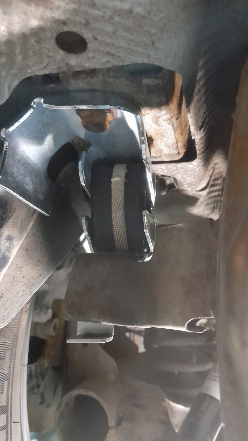 Подвесы глушителя Tork — Renault Megane III, 1,6 л, 2016 года | своими ...