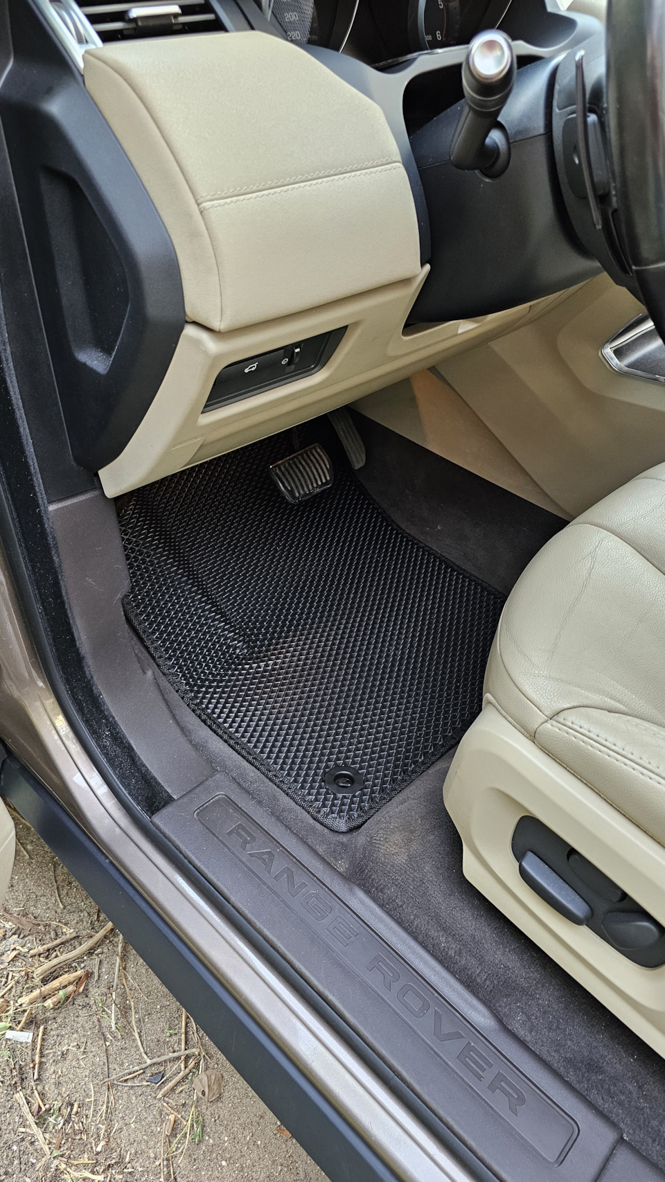 Новые коврики в салон — Land Rover Range Rover Evoque (1G), 2,2 л, 2015 ...