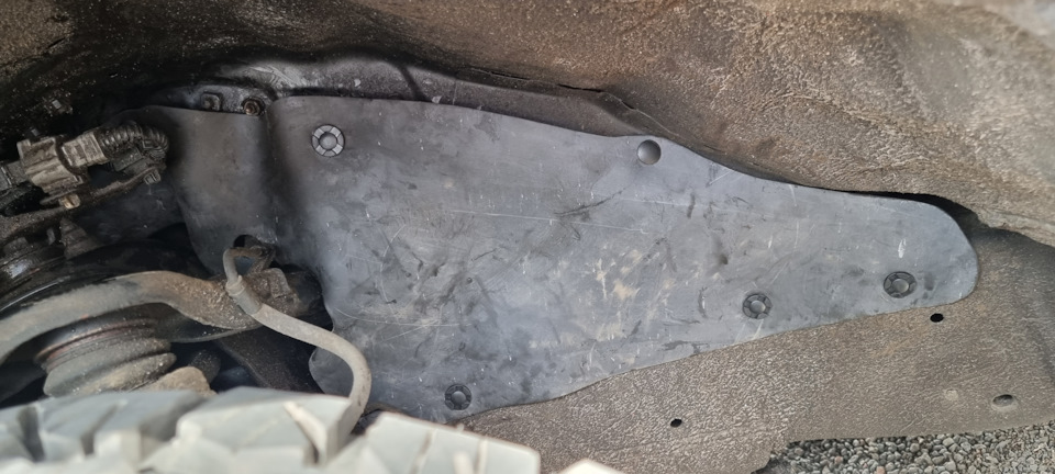 Пыльники двигателя Toyota land Cruiser Prado 150 2010 с KDSS — Toyota ...