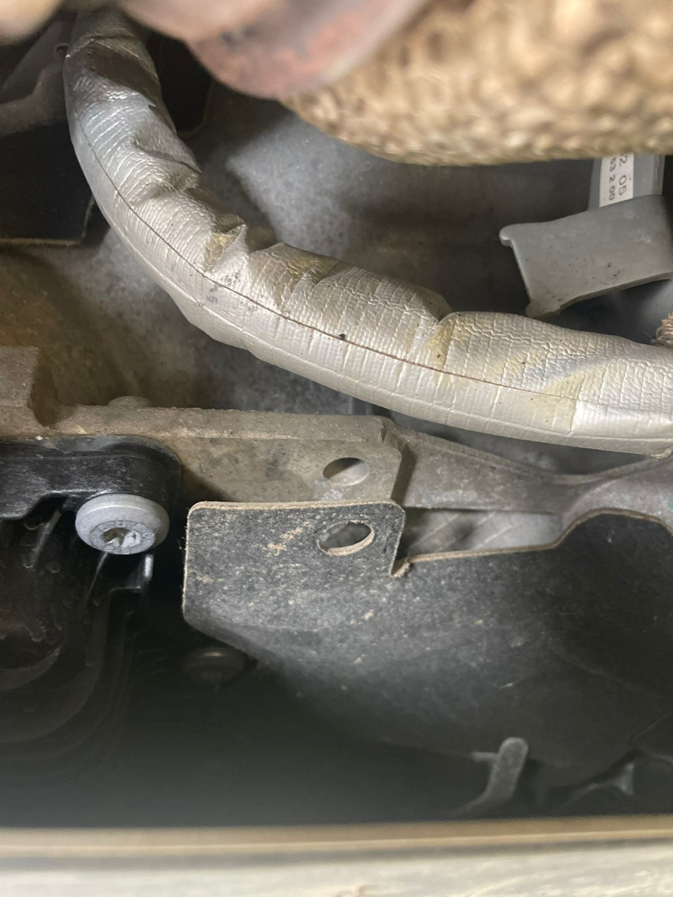 Отсутствие заглушки рядом с поддоном АКПП — BMW X3 (G01)