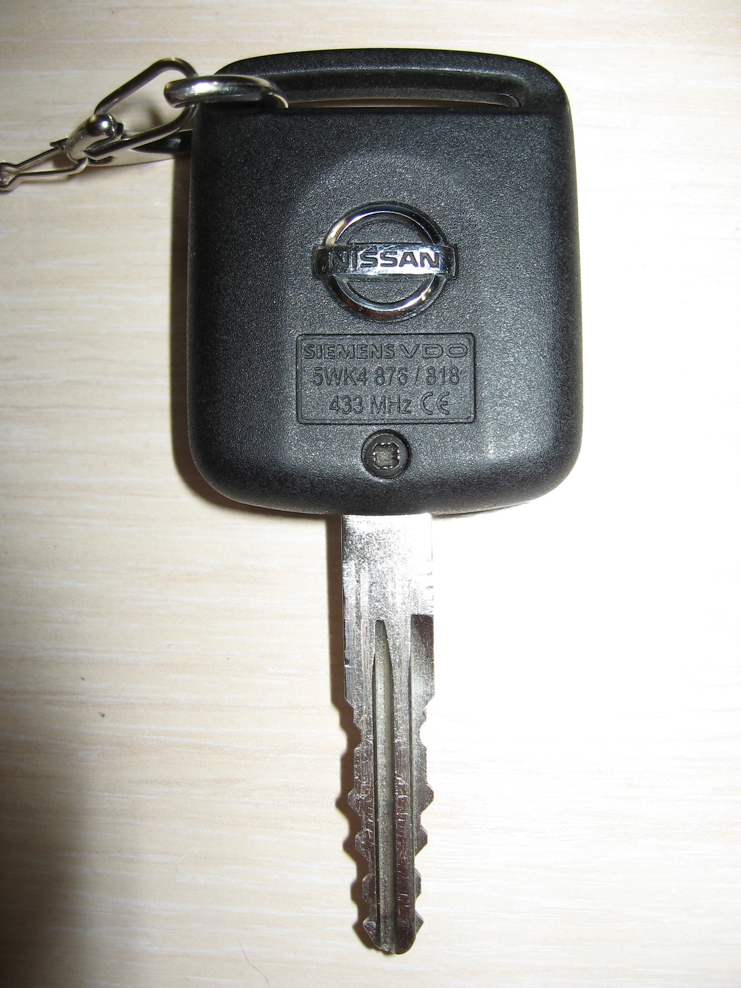 Ключ ниссан ноут е11. Ключ ниссан ноут е11. Ключ nissan арт. Ключ ниссан 2 кнопки. Ключ ниссан ноут е11.