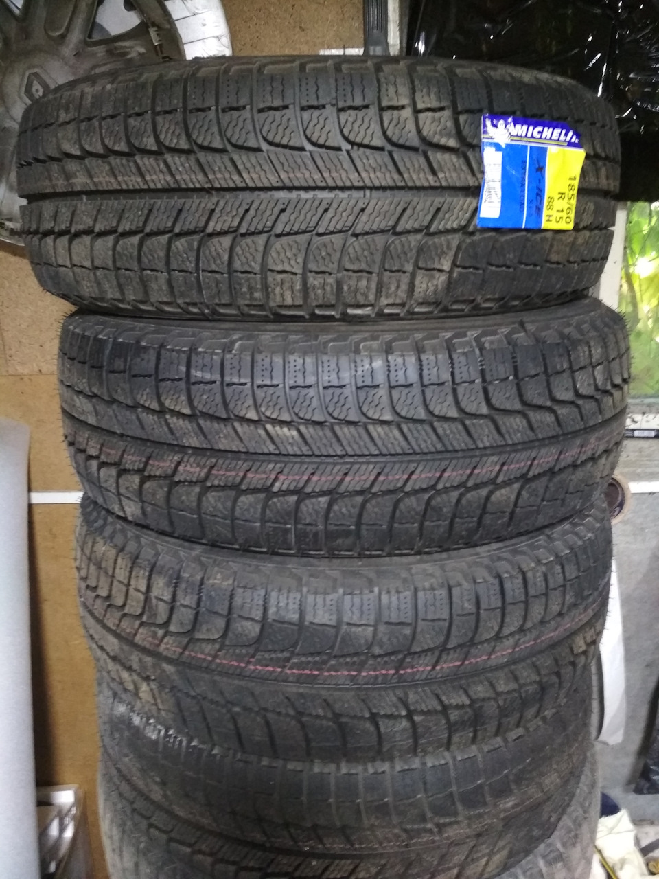 Michelin x ice 3 r15. Мишлен x-Ice 3 185 60 15. 185/65 R15 Michelin Latitude x-Ice xi3. Мишлен x Ice 3 195 55 15. Michelin 195/60/15..