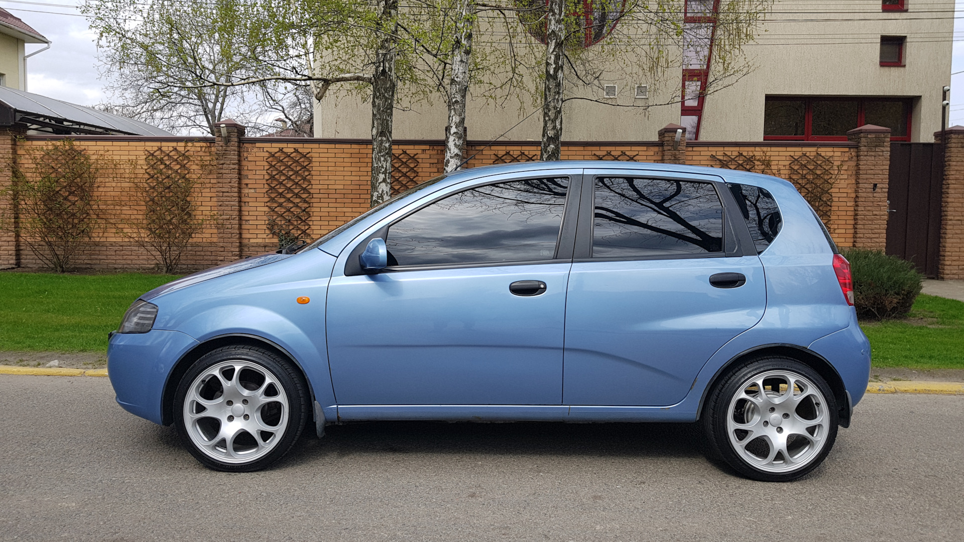 Хэтчбеки 2005 г. Chevrolet Aveo хэтчбек 2005. Шевроле Авео 1.5 хэтчбек 2005. Шевроле Авео 2005 года хэтчбек. Авео 2005 год хэтчбек.