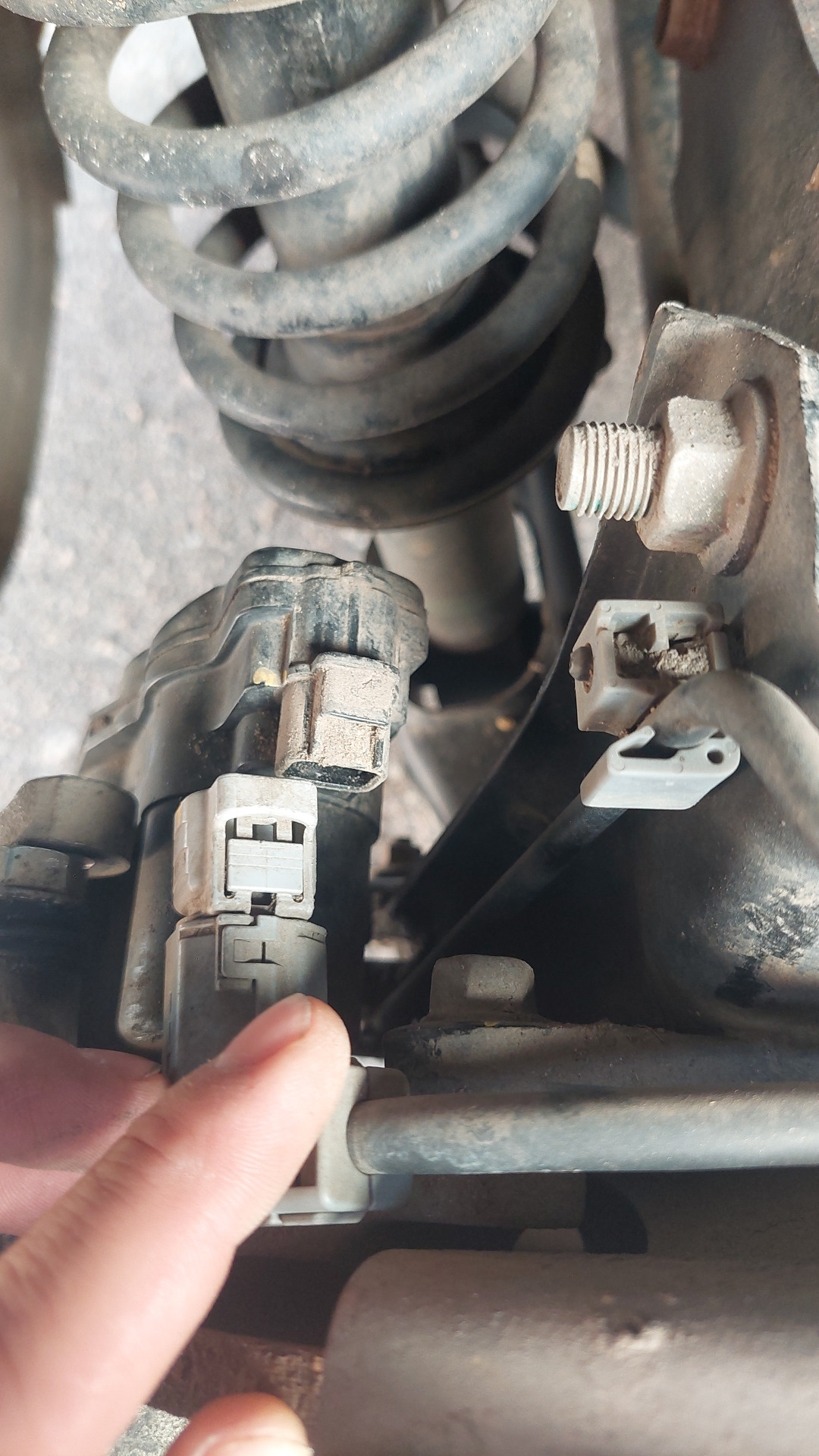 Замена пыльника цилиндра заднего тормозного суппорта с эл.ручником ...