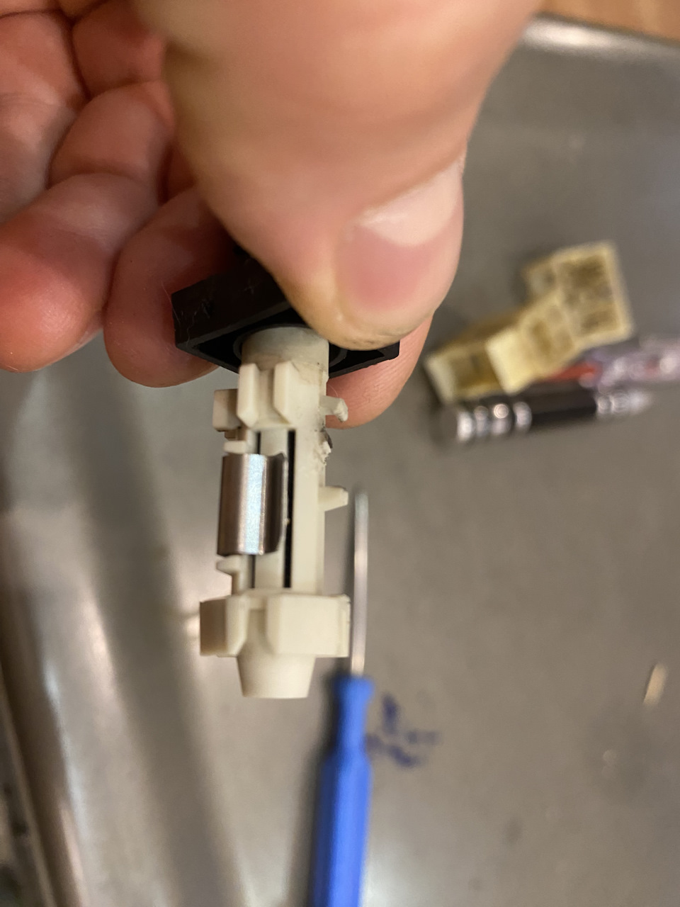 Датчик стоп сигналов ( лягушка) неисправна — Jeep Grand Cherokee (ZJ ...