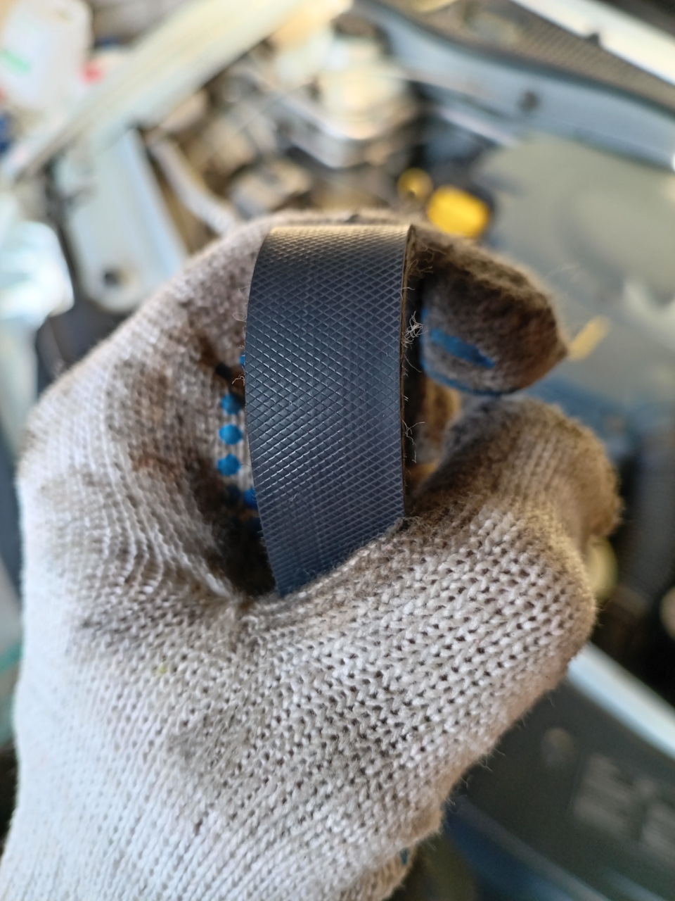 старый — Renault Logan (1G)