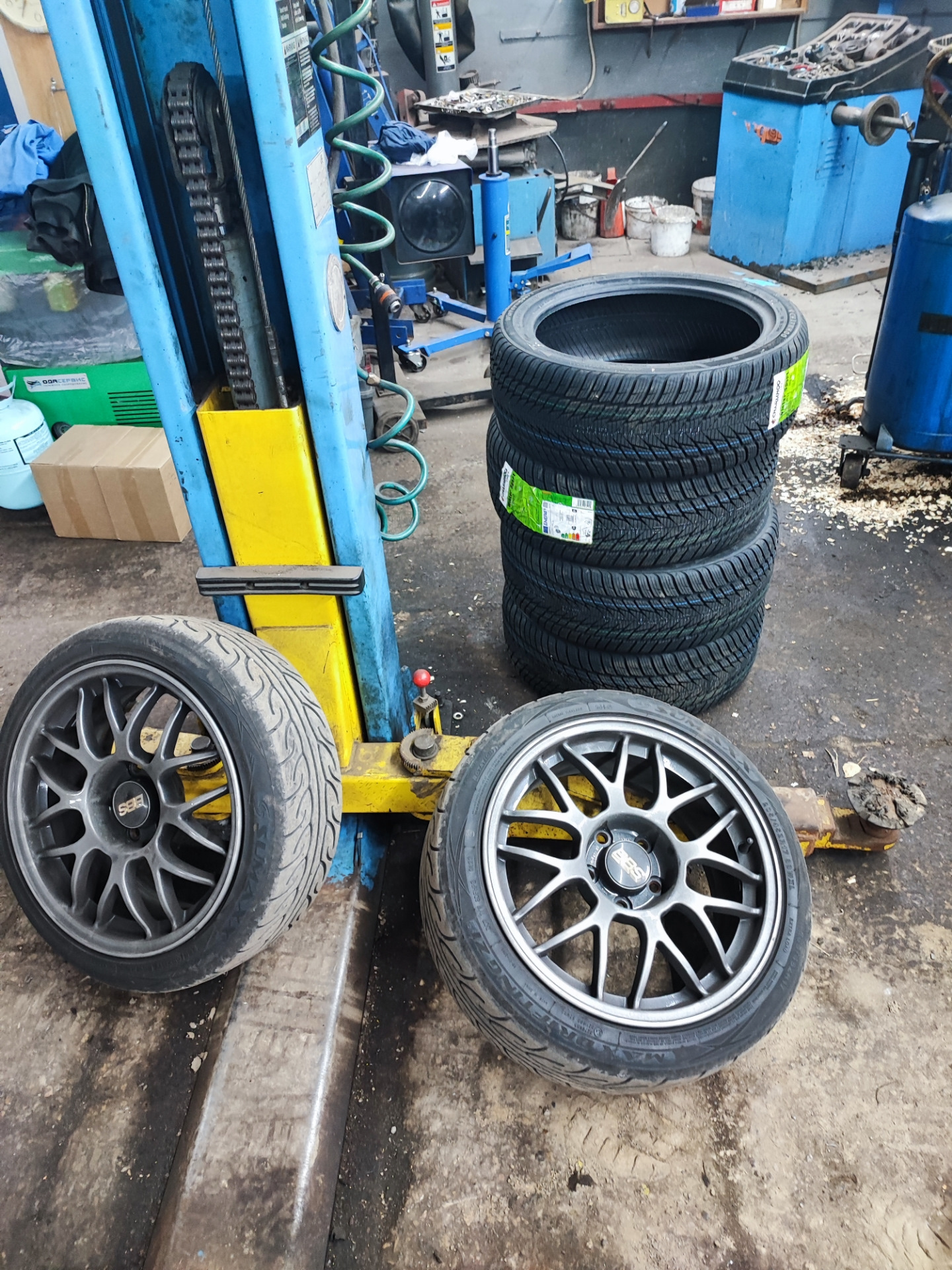 Резина СHARMHOO Winter sport 205/45 R17 — Hyundai Elantra (3G), 2 л ...