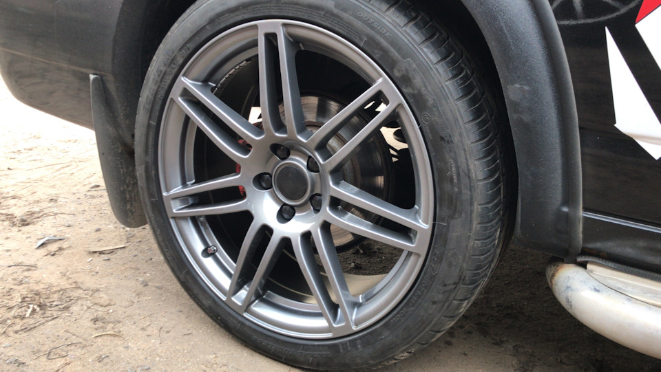 Свежевыкрашенные диски — установлены — Volkswagen Caravelle (T4), 2,5 л ...