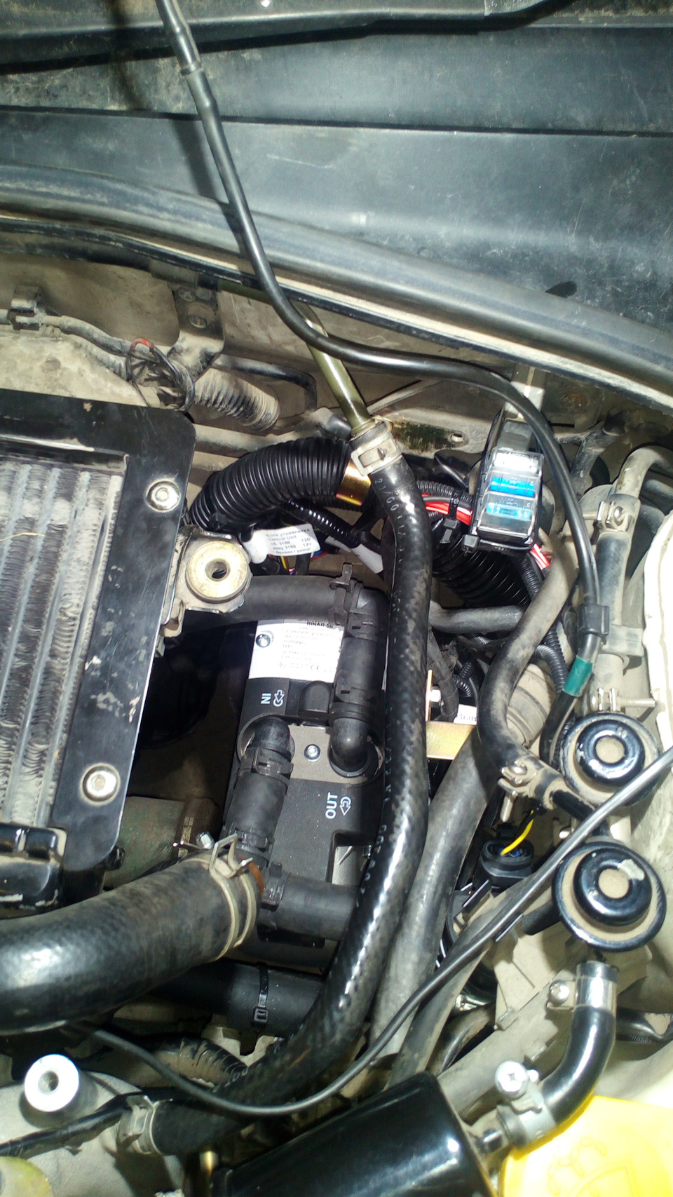 раздел помощь на дороге, но на самом деле помощь друзьям в установке ...