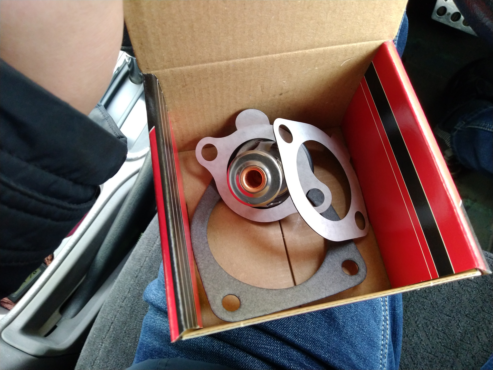 Замена термостата, доливка электролита в аккумулятор — Toyota Caldina ...