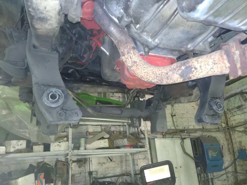 общий вид после покраски — Mitsubishi Montero I