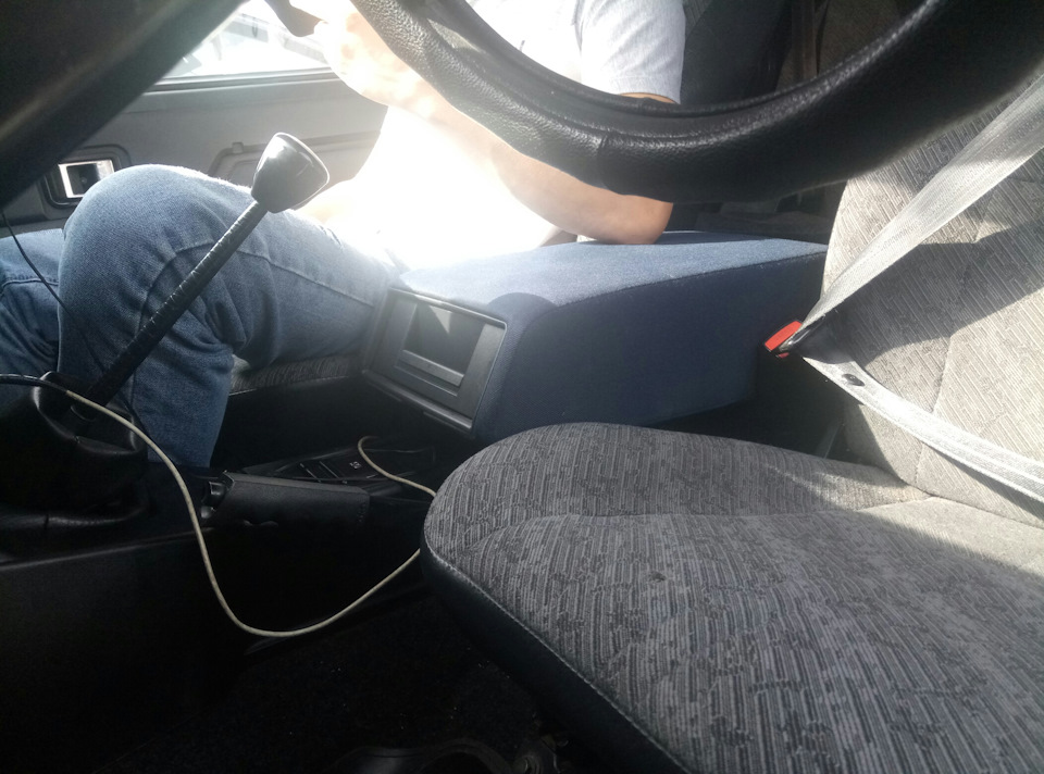 Задний подлокотник от мерс 210 — ИЖ 21261, 1,7 л, 2003 года | своими ...