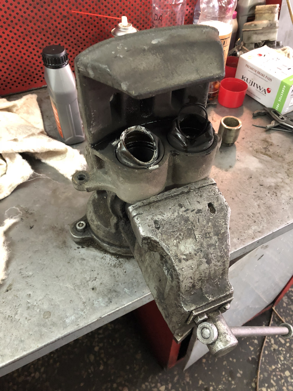 Замена ремкомплекта переднего суппорта — Lexus GS (JZS160), 3 л, 1998 ...