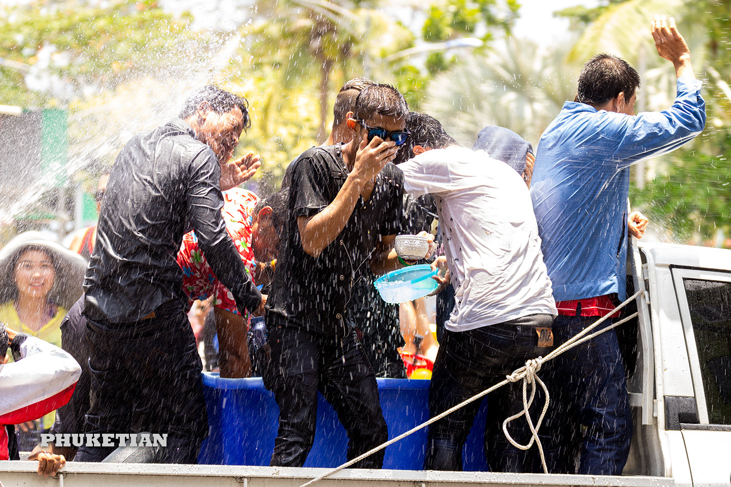 13 Апреля тайский новый год Songkran. Сонгкран в Пхукете. Сонгкран вот. Сонгкран фото.