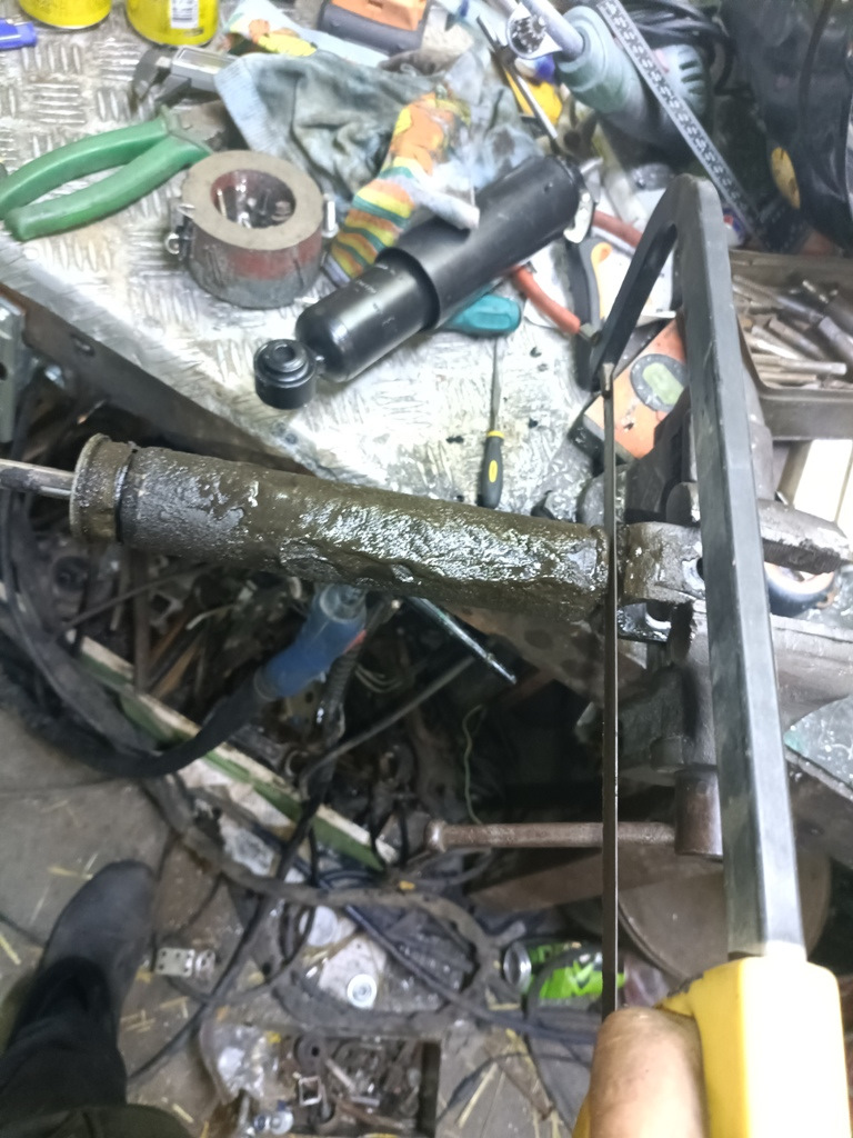 Переделка задних амортизаторов — Nissan Elgrand (E51), 3,5 л, 2002 года ...