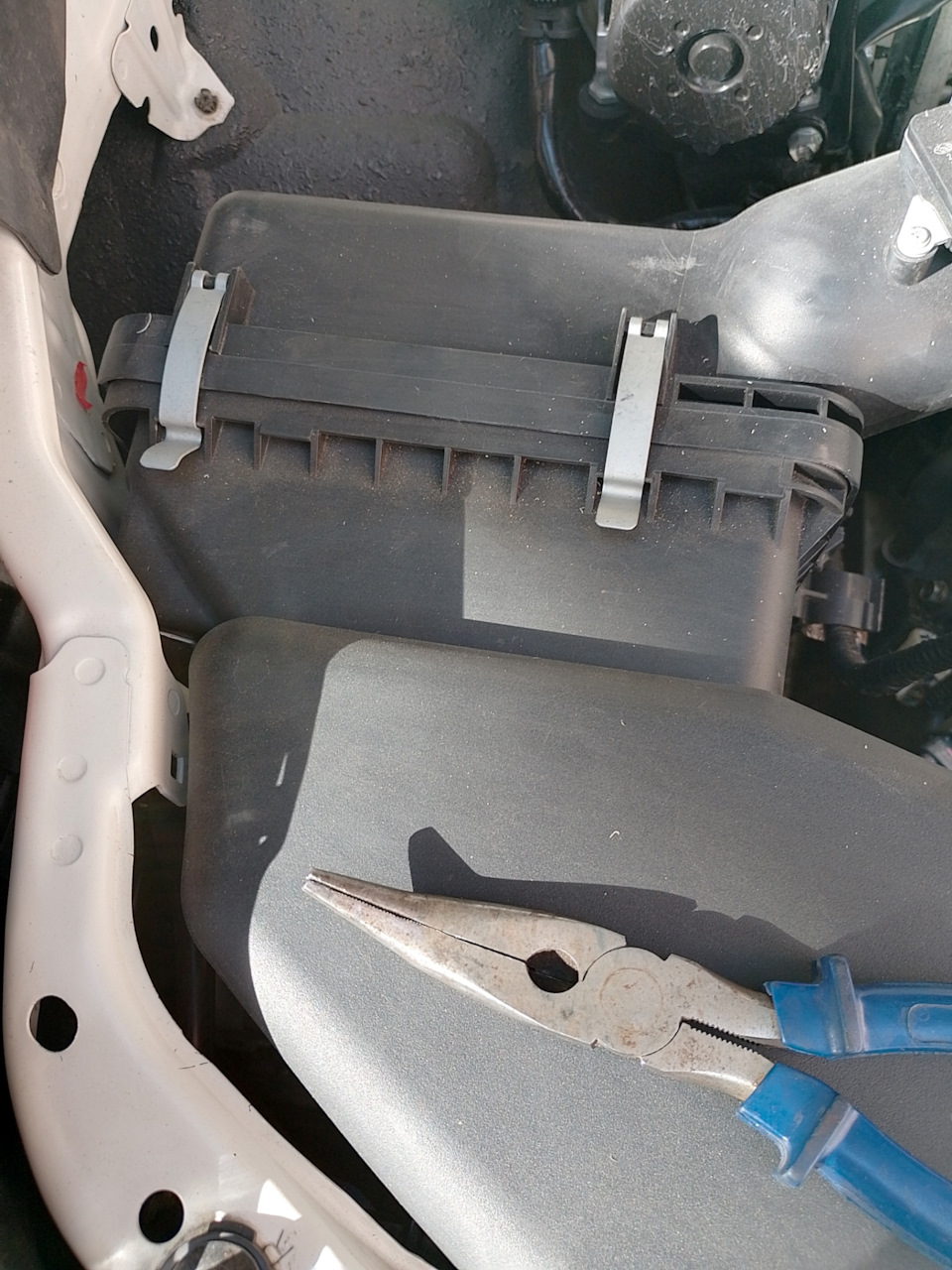 Зажимы короба воздушного фильтра — Subaru Outback (BR), 2,5 л, 2012 ...