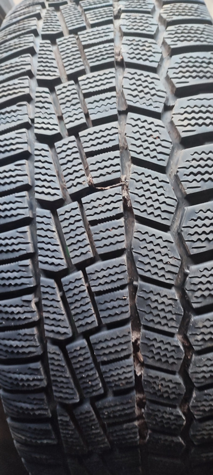 Шины зимние нешипованные Viatti 205/55 R16, штампованные диски Vag 16 ...