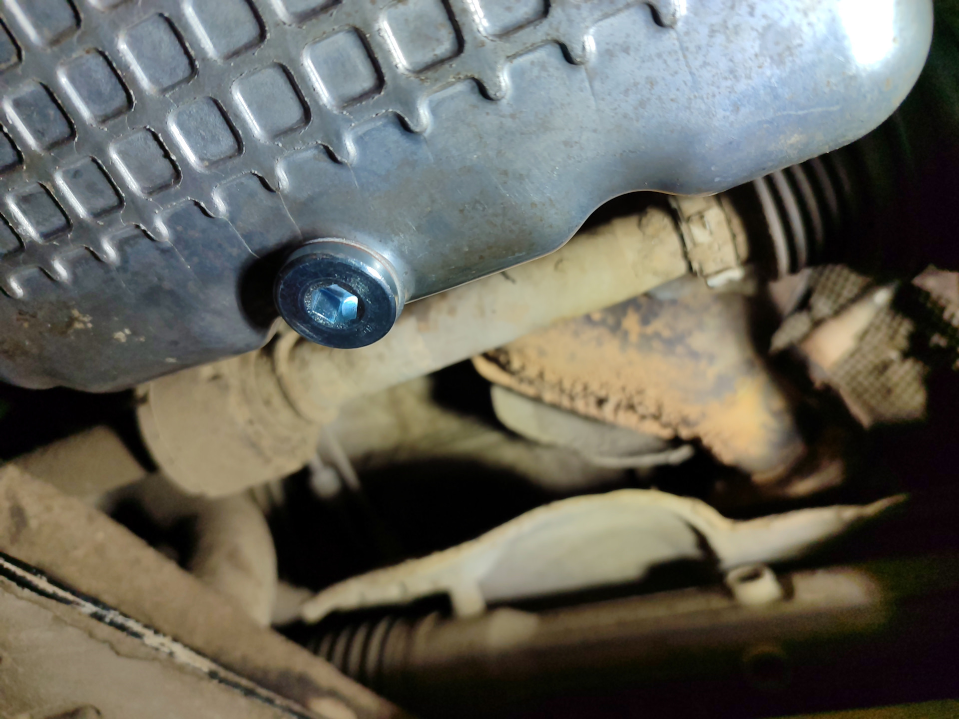 50. Сорвал резьбу в поддоне картера. Переход на М18x1.5 — Lada Vesta SW ...