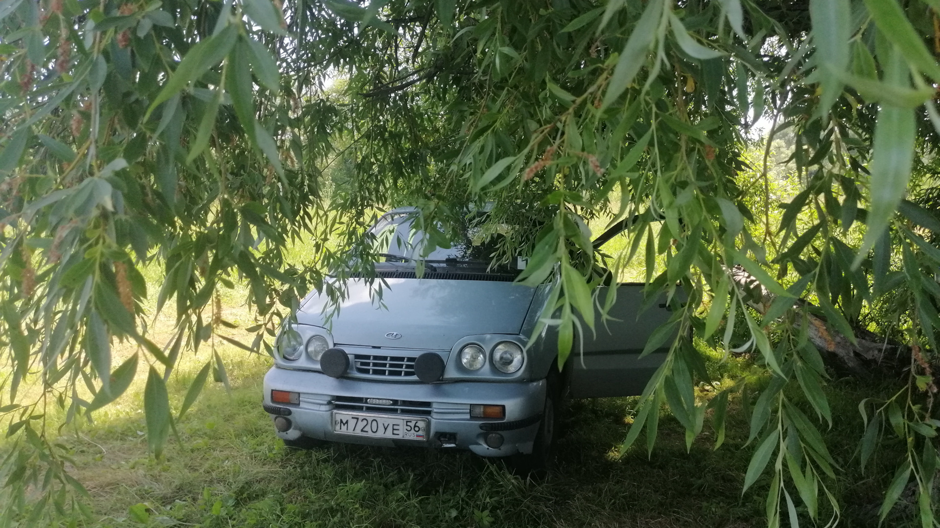 Lada 2120 Надежда 1.8 бензиновый 2001 | 