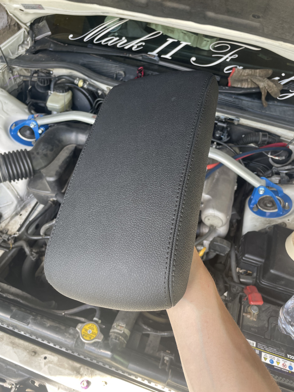 Перешивка ручника и подкрылка, реставрация сиденья — Toyota Mark II ...