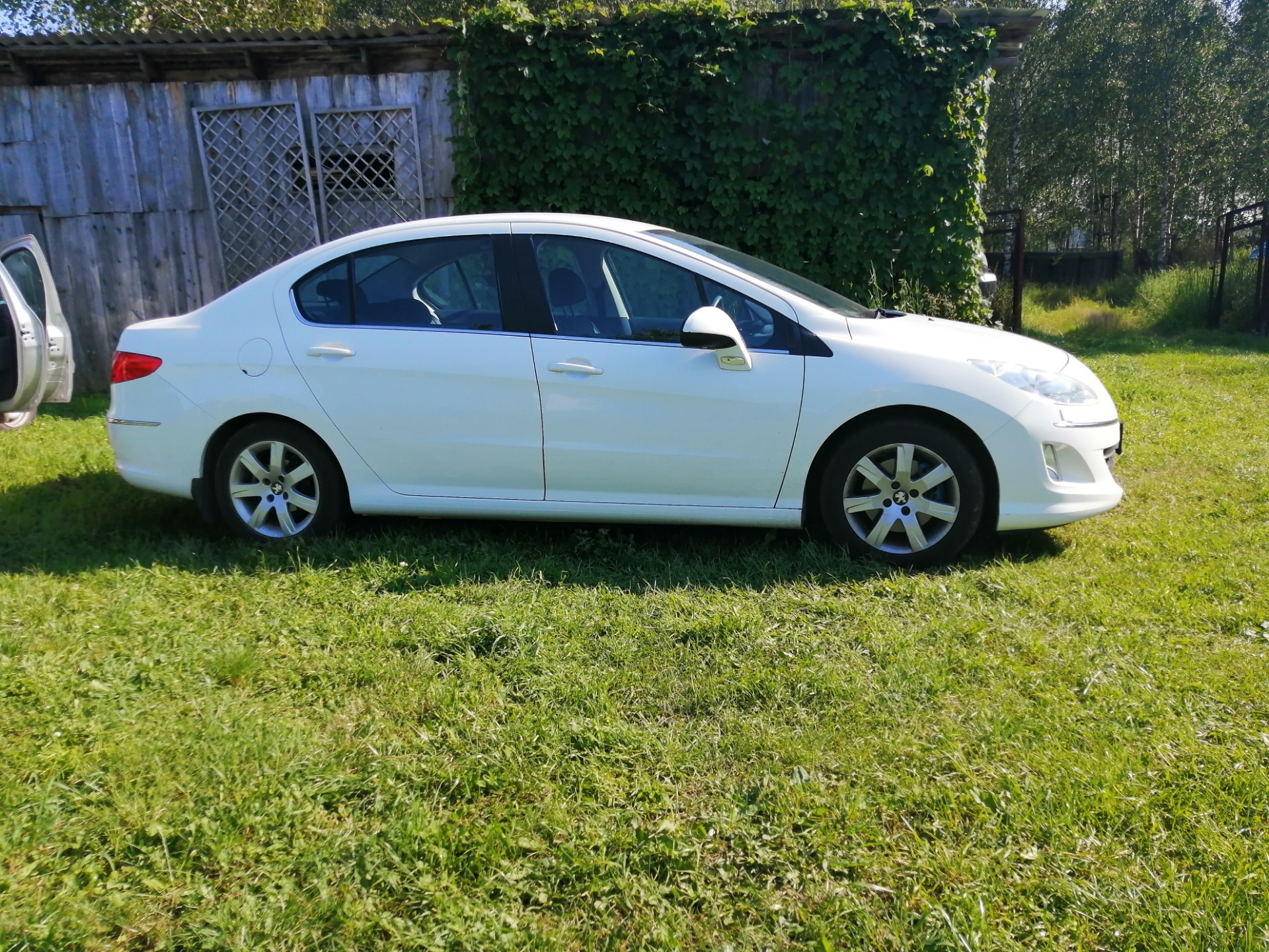 Никогда, ни за что, не покупайте француза на вторичке! — Peugeot 408, 1,6  л, 2014 года | наблюдение | DRIVE2