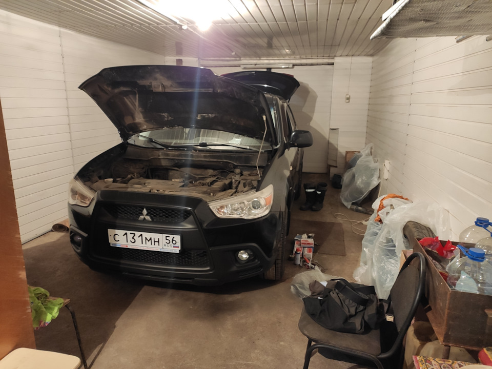 Пришло время поменять тормозные колодки — Mitsubishi ASX, 1,8 л, 2010 ...