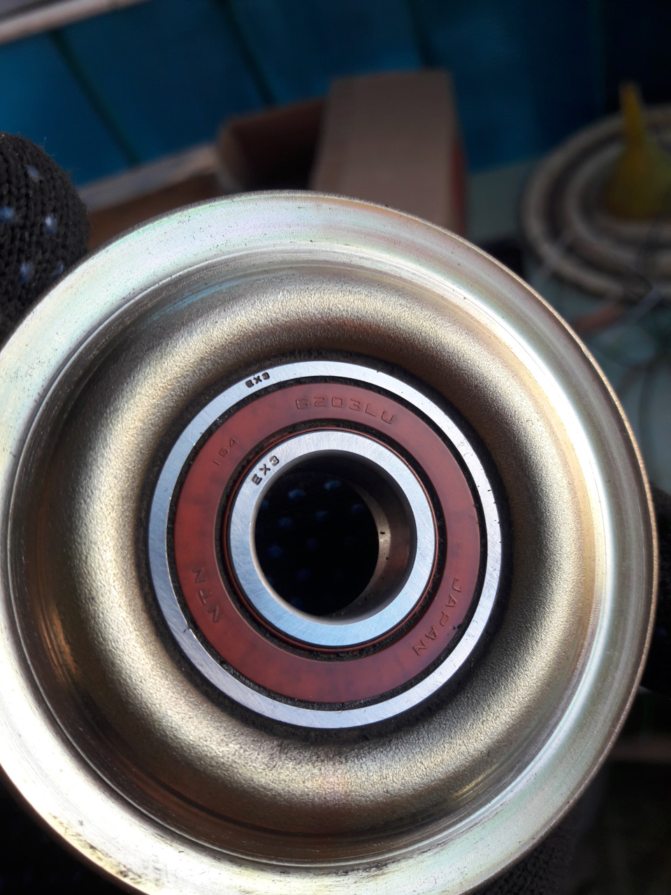 Замена подшипника в натяжном ролике ремня компрессора кондиционера ...