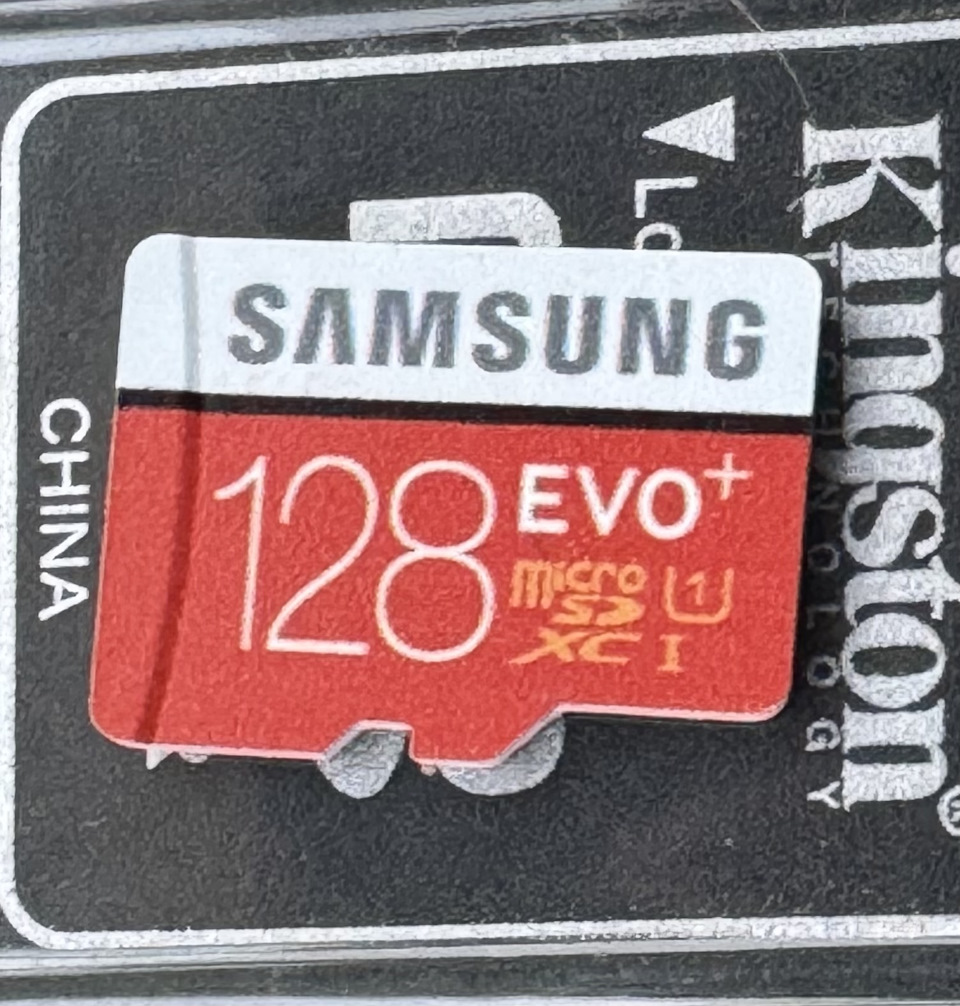 MicroSD 128 Gb Samsung — Citroen C-Crosser