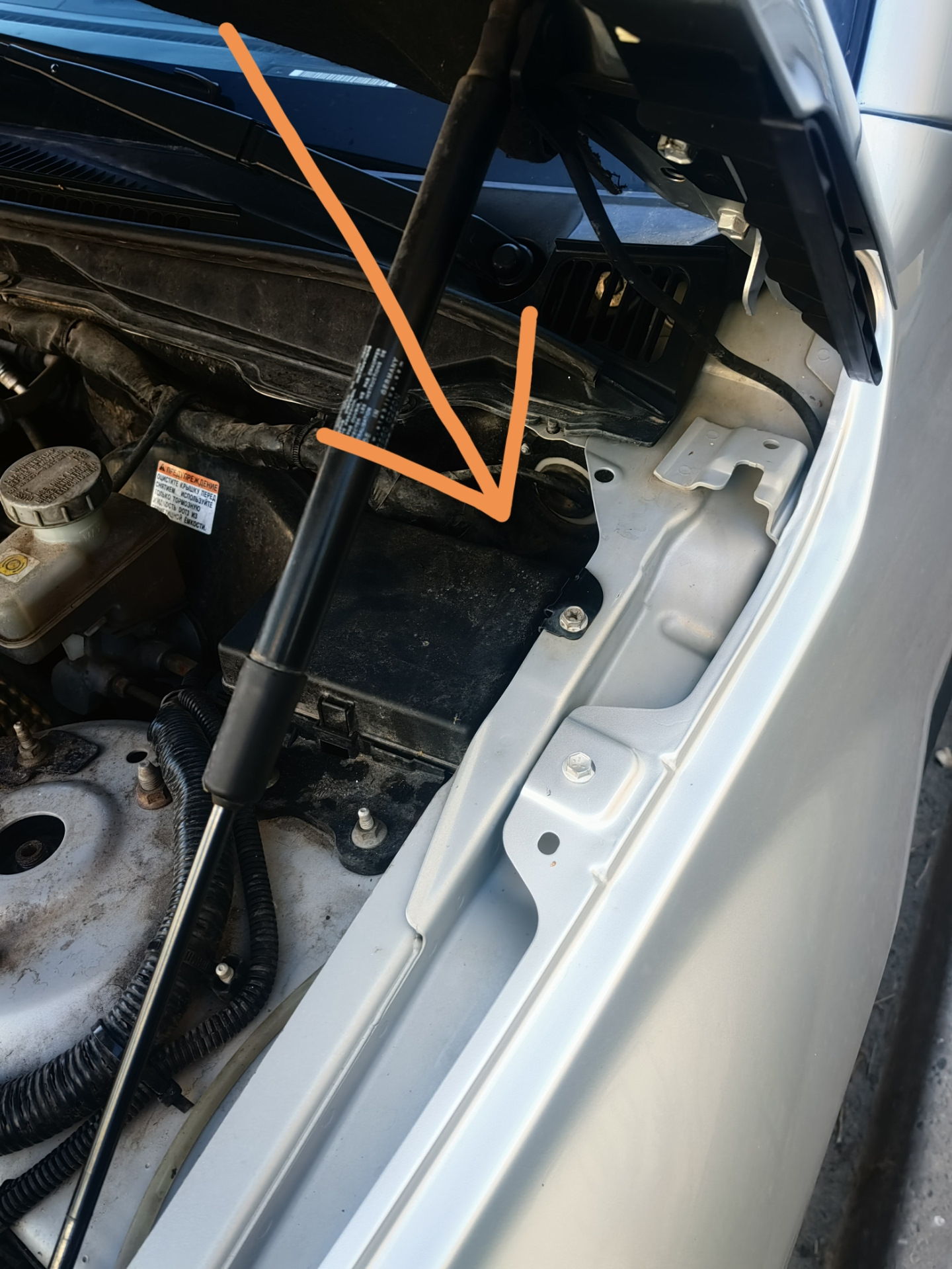 Не работает омыватель заднего стекла. — Suzuki Grand Vitara (2G), 2 л ...