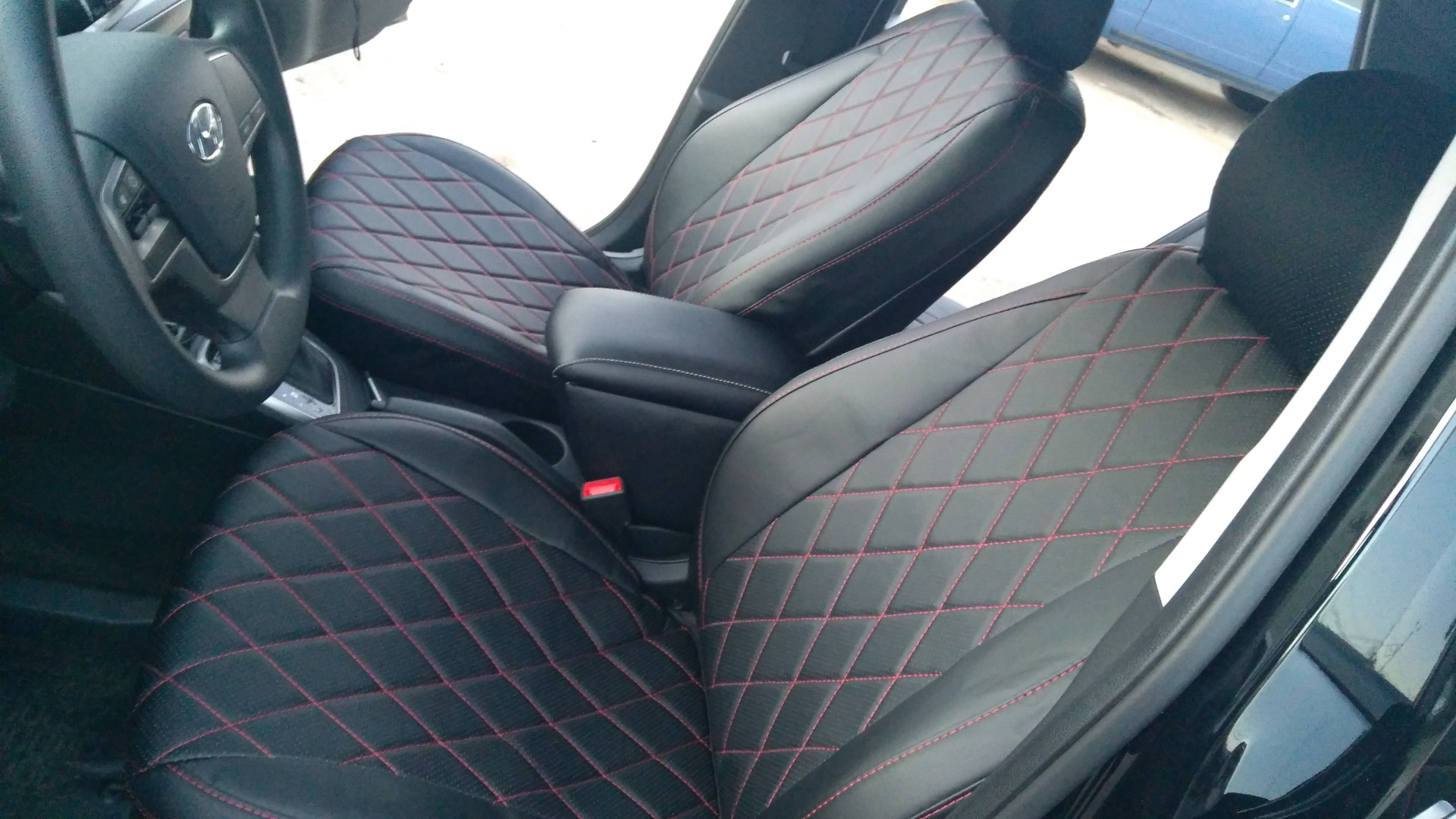 Чехлы — Hyundai Solaris (2G), 1,6 л, 2019 года | аксессуары | DRIVE2
