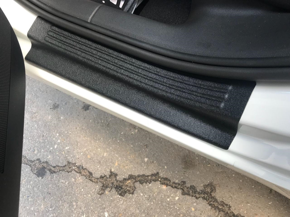 Накладки на внутренние пороги дверей — Skoda Octavia A7 Mk3, 1,6 л ...