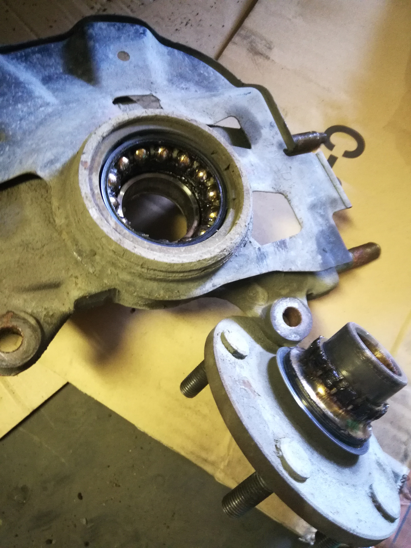 Передний ступичный подшипник — Mazda 6 (2G) GH, 2 л, 2008 года ...