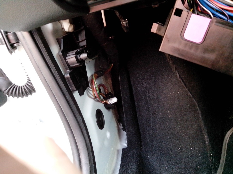 2. Пакет «Комфорт» багажного отделения автомобиля Škoda Rápid (NH) 2G ...