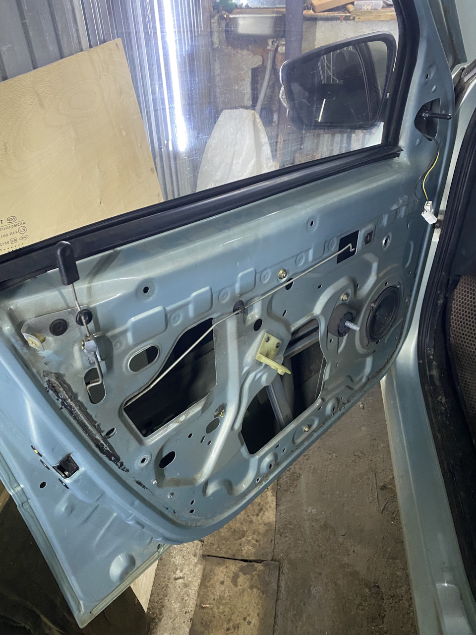 Подключение обогрева гранта-зеркал — Renault Logan (1G), 1,4 л, 2007 ...