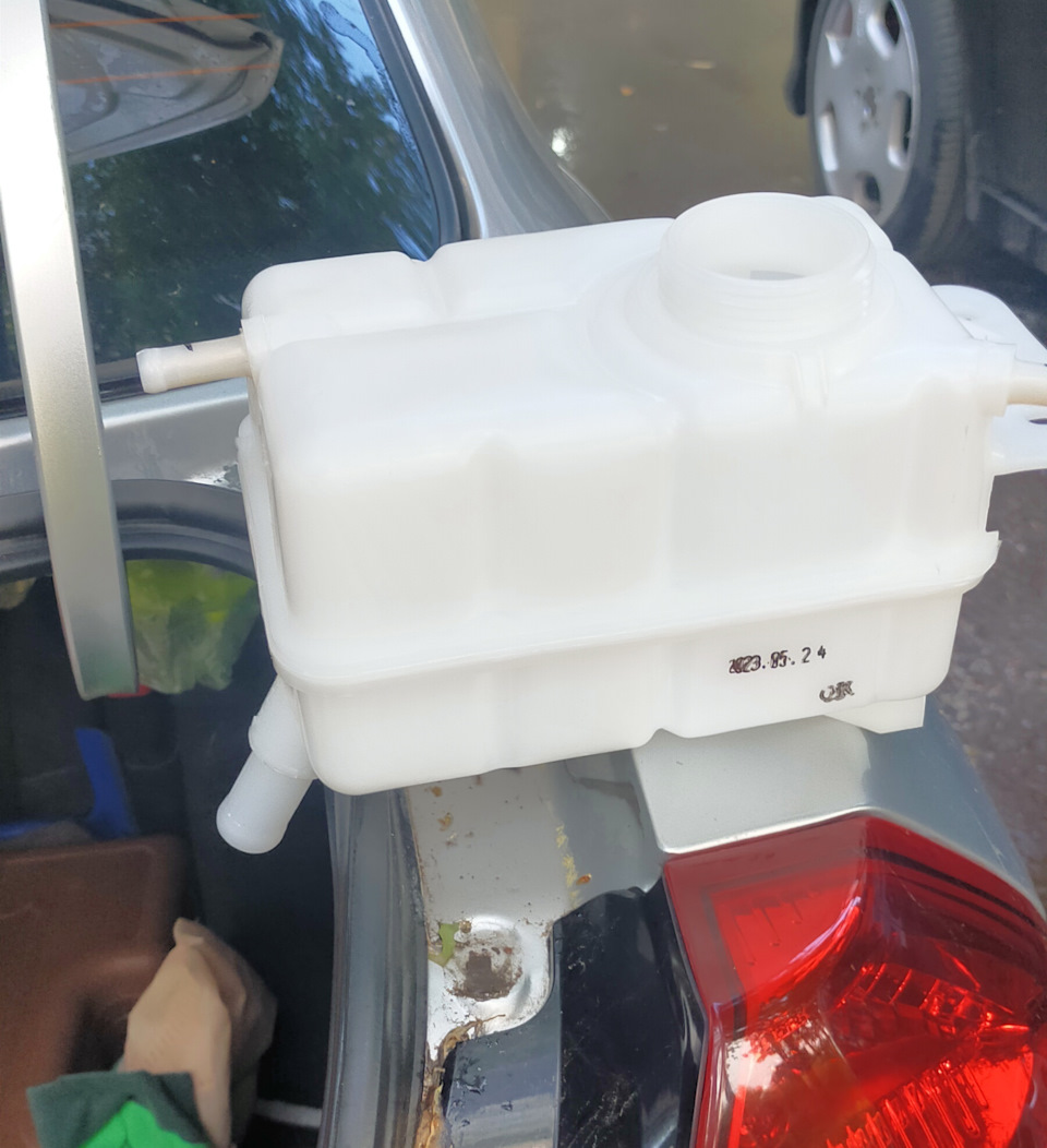 Заменил расширительный бачок — Ravon Nexia R3, 1,5 л, 2017 года ...