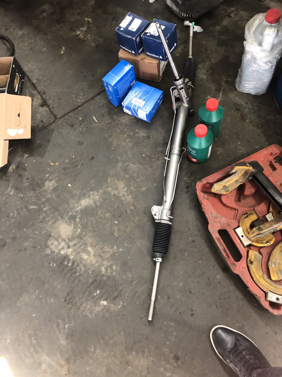 20. Рулевая рейка, наконечники, шаровые, масло ГУР, бачок ГУР. — Land ...