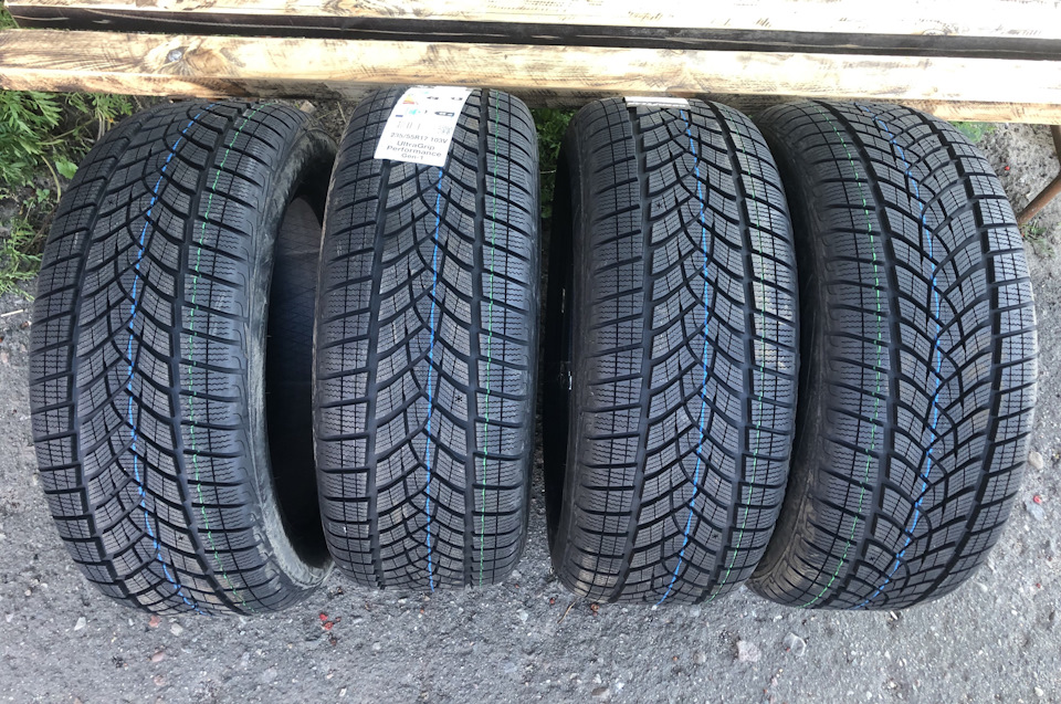 Зимняя резина Goodyear UltraGrip Performance Gen-1 — Audi Q3 (1G), 2 л ...