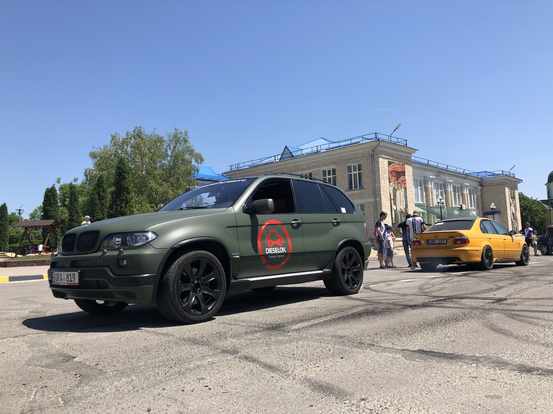 Fotopost Zelenyj Matovyj Zil H53 Bmw X5 4 8 Liter 2005 Year On Drive2