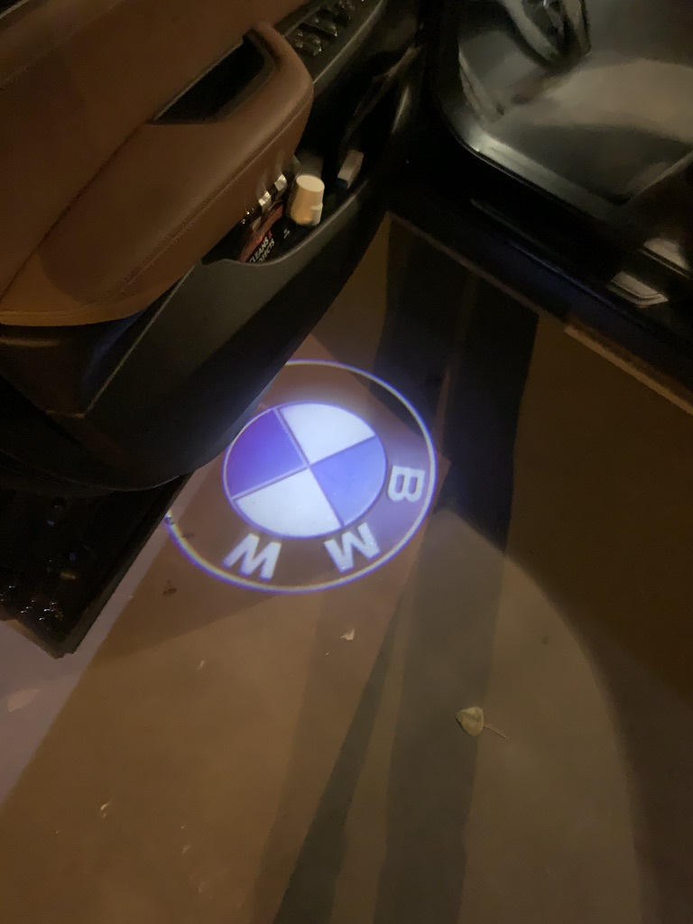 проекция bmw в двери. Смотреть фото проекция bmw в двери. Смотреть картинку проекция bmw в двери. Картинка про проекция bmw в двери. Фото проекция bmw в двери