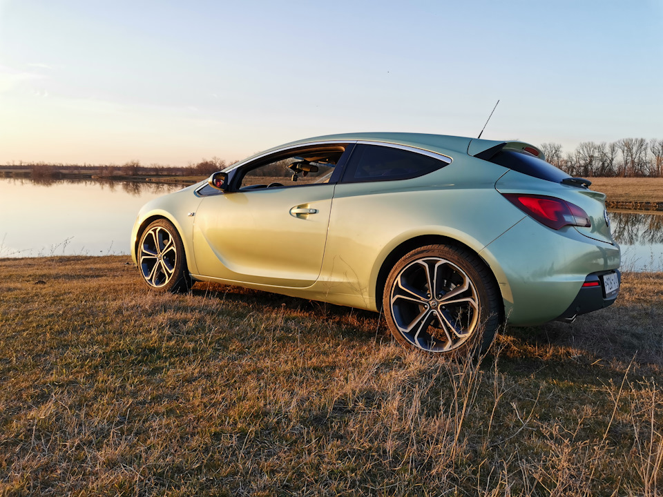 Opel Astra GTC drive2