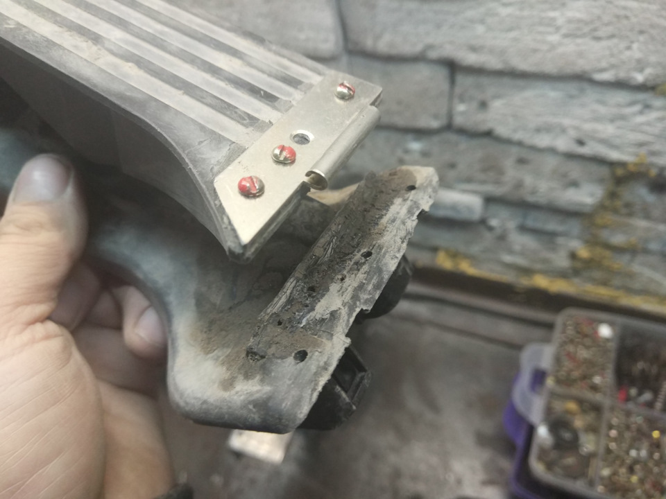 Педаль дроссельной заслонки. — Volkswagen Jetta VI, 1,4 л, 2011 года ...