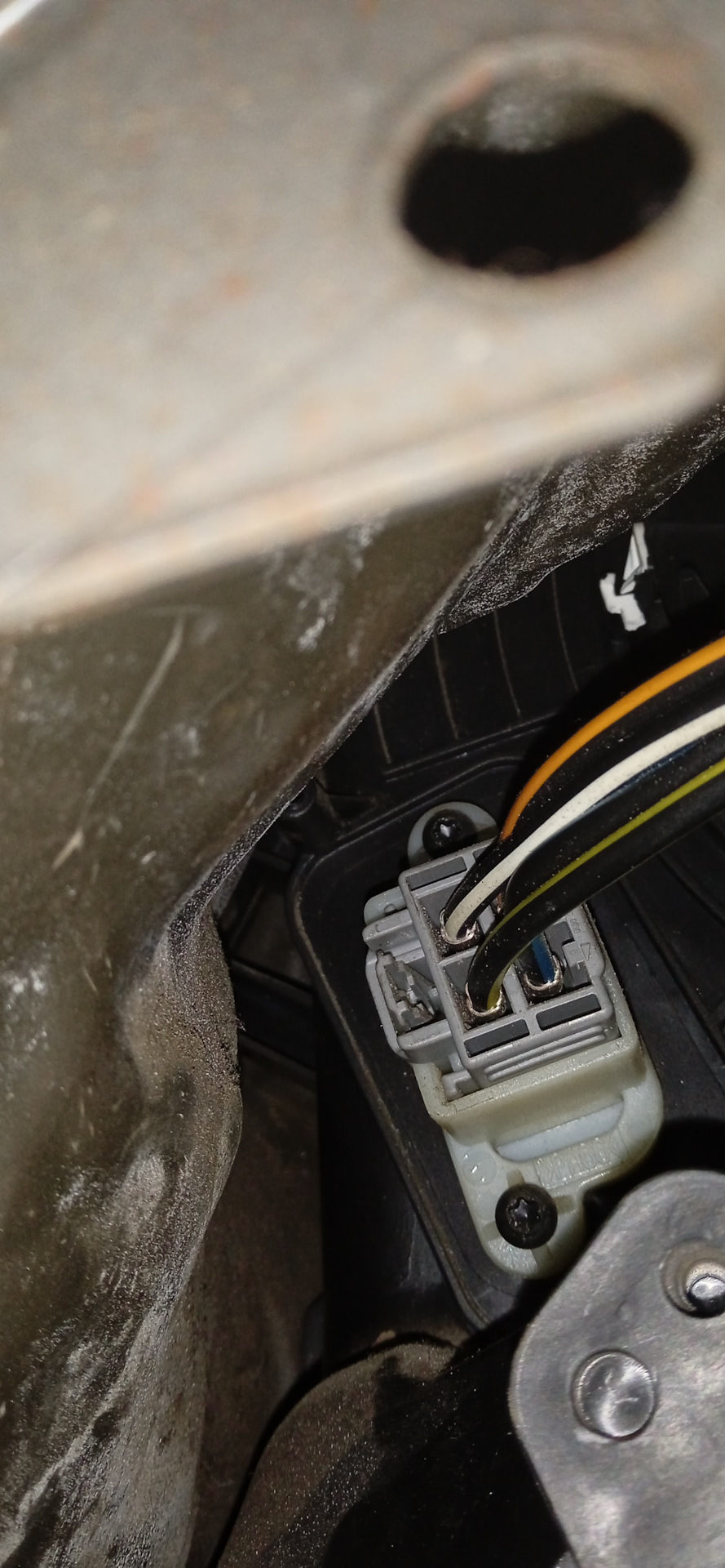 01 Замена термопредохранителя печки или плюсы быть худым — Ford Focus ...