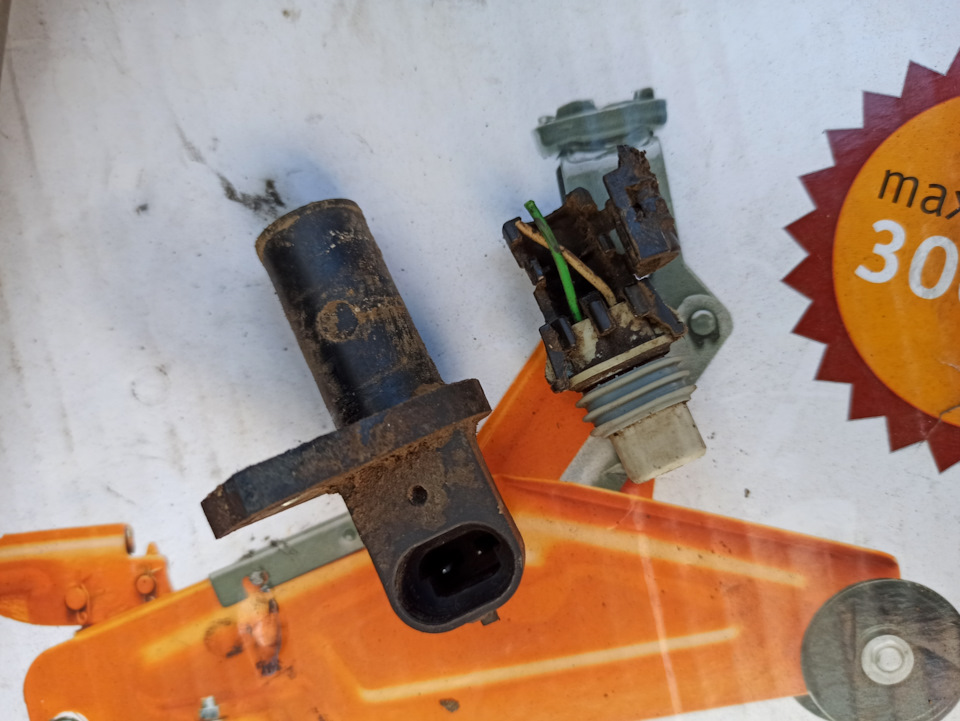 Замена датчика коленвала, датчика распред вала, фишки датчика, ошибка ...