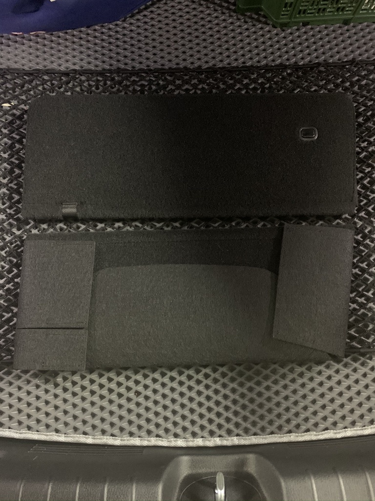 Такой вид органайзера, когда снимаешь транспортивочную упаковку — KIA Stinger