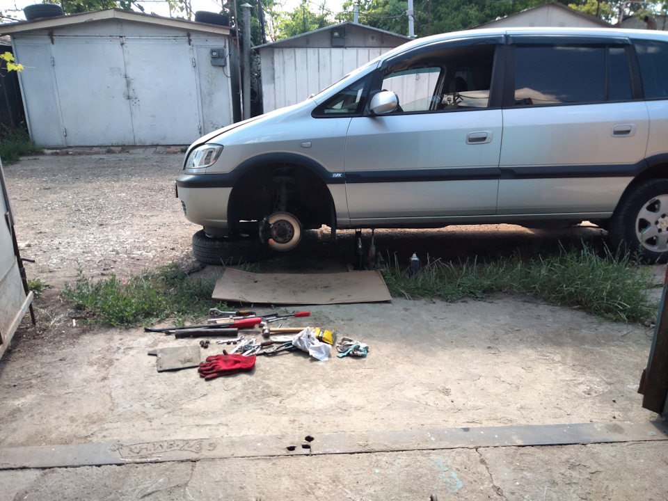 Замена втулок и стоек стабилизатора — Opel Zafira A, 1,6 л, 2003 года ...